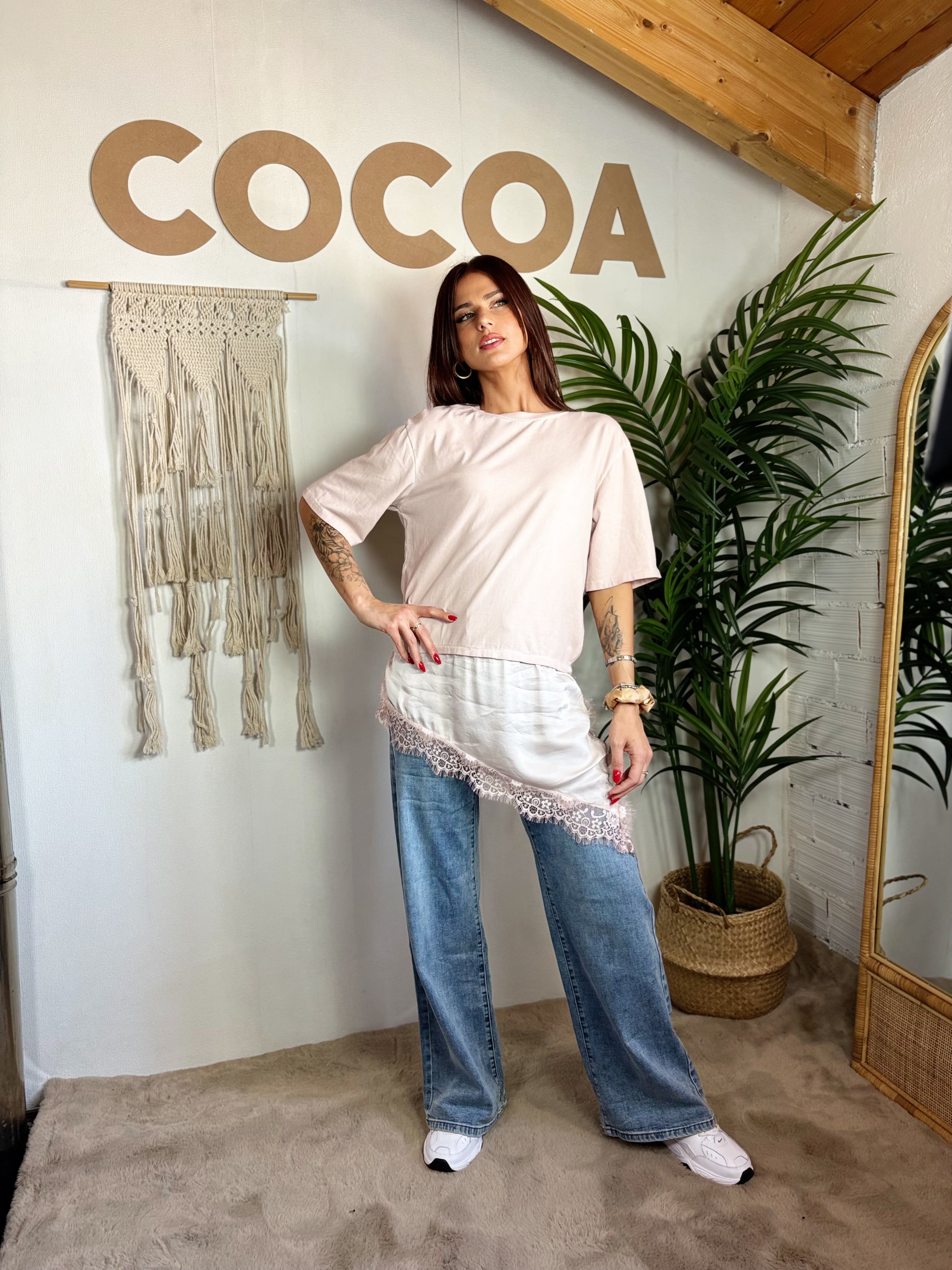 T-shirt lunga con raso e pizzo