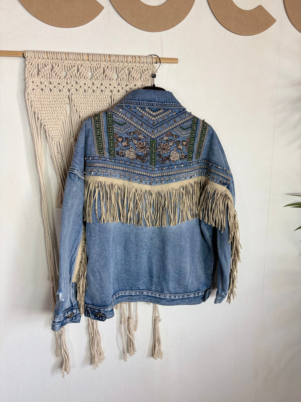 Giacca di jeans con frange e ricami