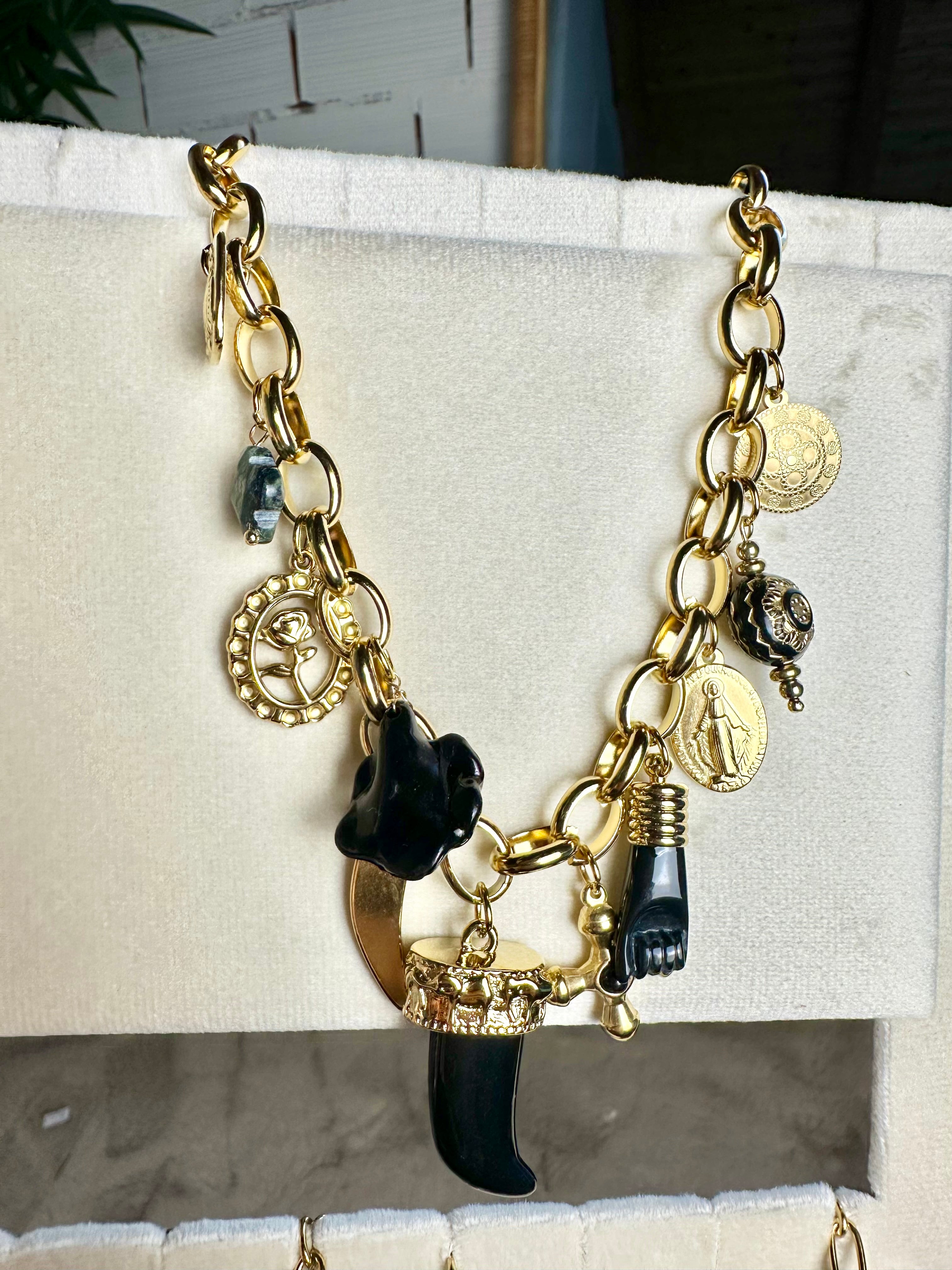 Collana AMULETO