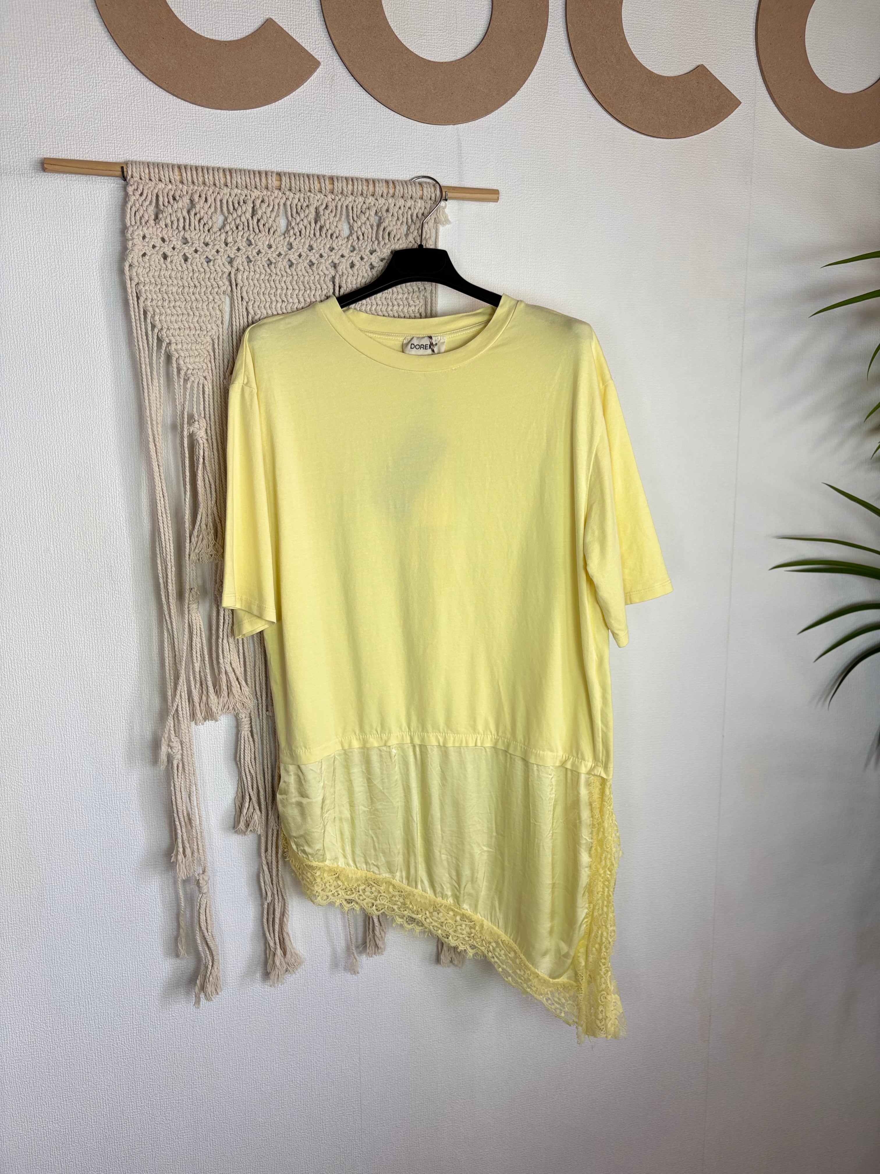 T-shirt lunga con raso e pizzo