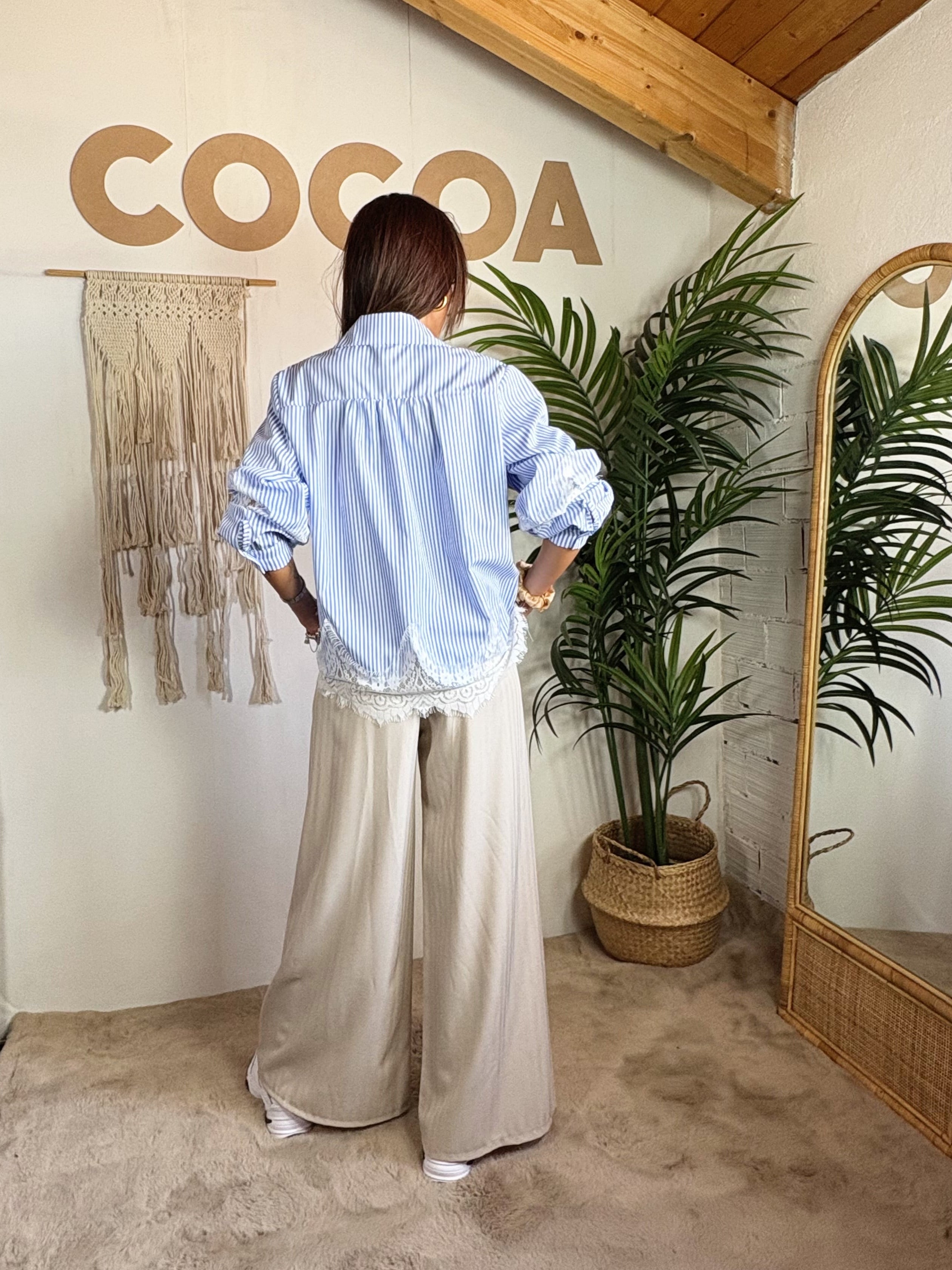 Camicia a righe con pizzo