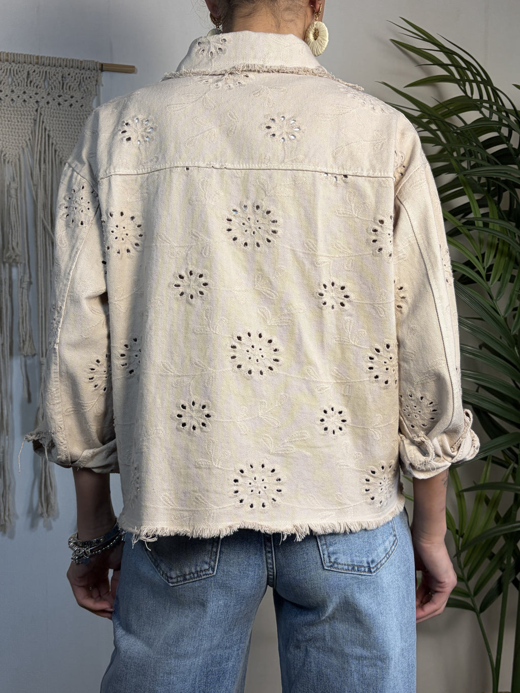 Giacca in denim sangallo con profilo sfrangiato